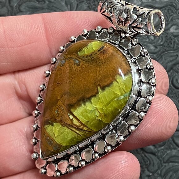 Green Opal Pendant Crystal Stone Jewelry - Picture 4 of 8